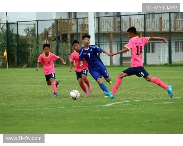 当绿茵奇迹再度上演足球世纪反击点燃荣耀时刻